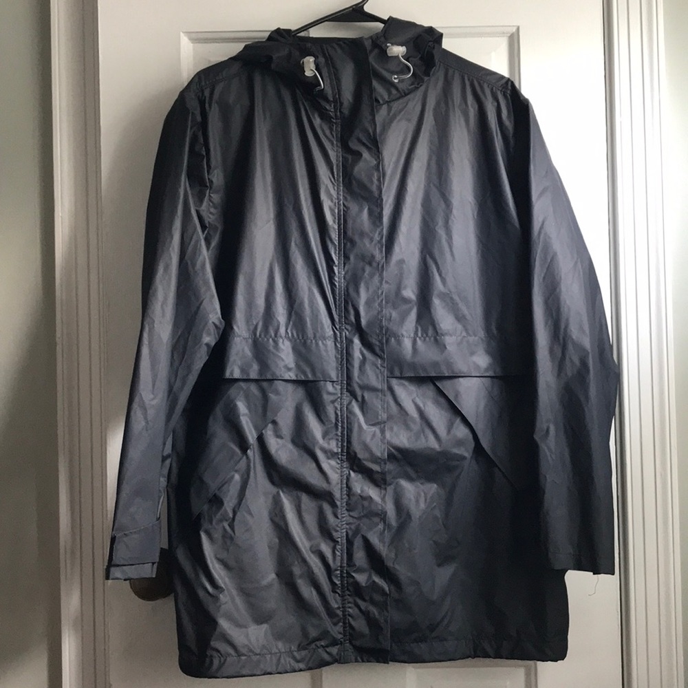 5/$20!  Lands End women’s rain jacket. M.